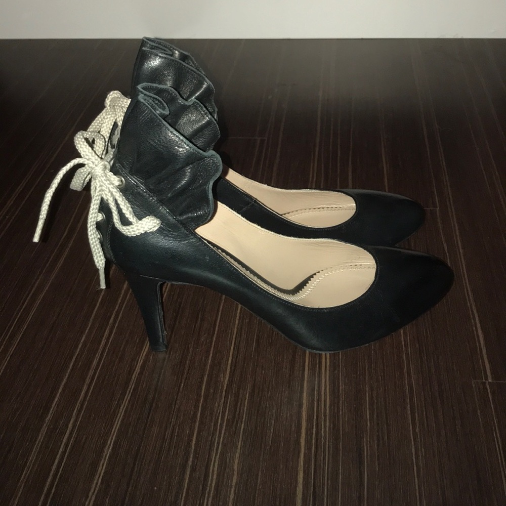 Chloe black leather pumps